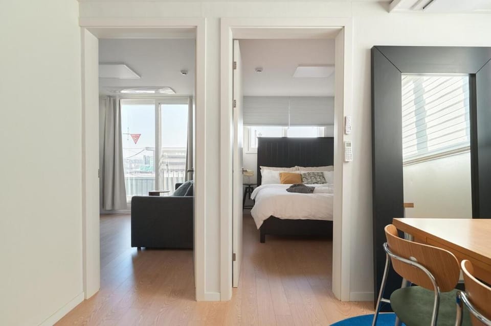 Newly Built, Quiet 2BR, 10min Walk to Seoul Stn Apartment in Seoul