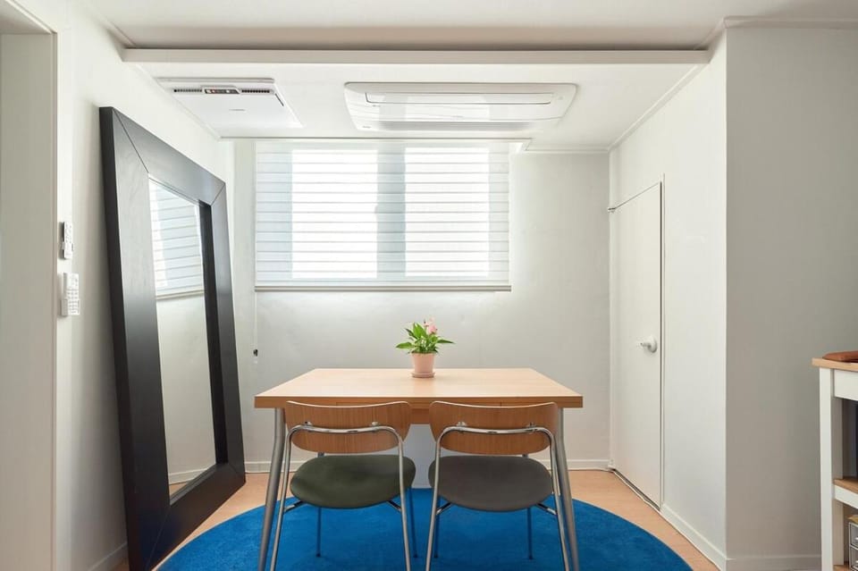 Newly Built, Quiet 2BR, 10min Walk to Seoul Stn Apartment in Seoul