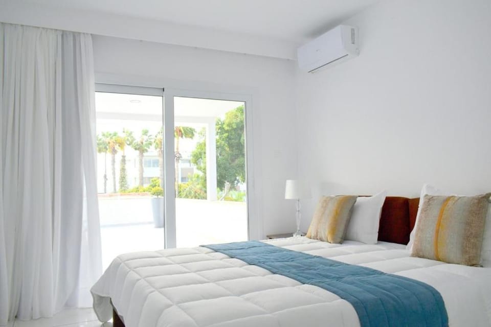 2 Bedroom Apartment, Semeli Complex- By NOMA STAYS Cyprus Apartment in Paphos