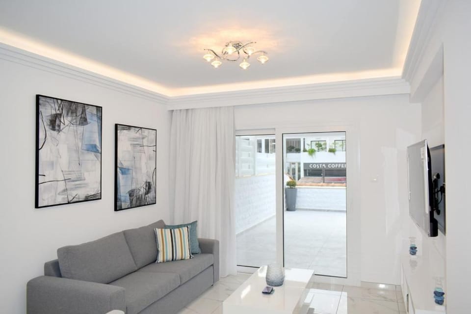 2 Bedroom Apartment, Semeli Complex- By NOMA STAYS Cyprus Apartment in Paphos
