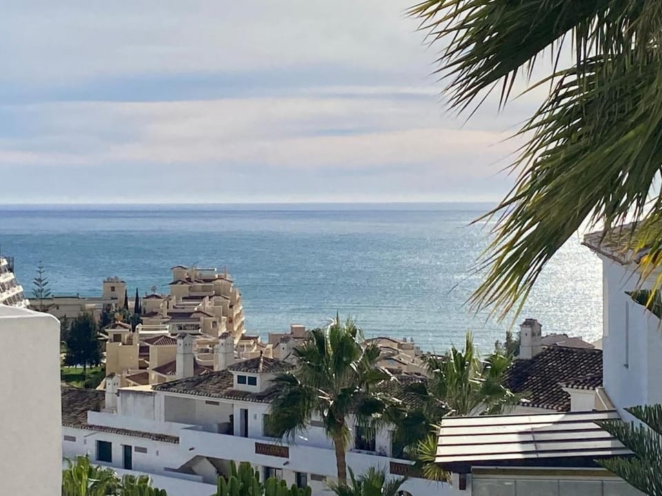 Seaview Torrequebrada Pueblo Apartment in Benalmadena