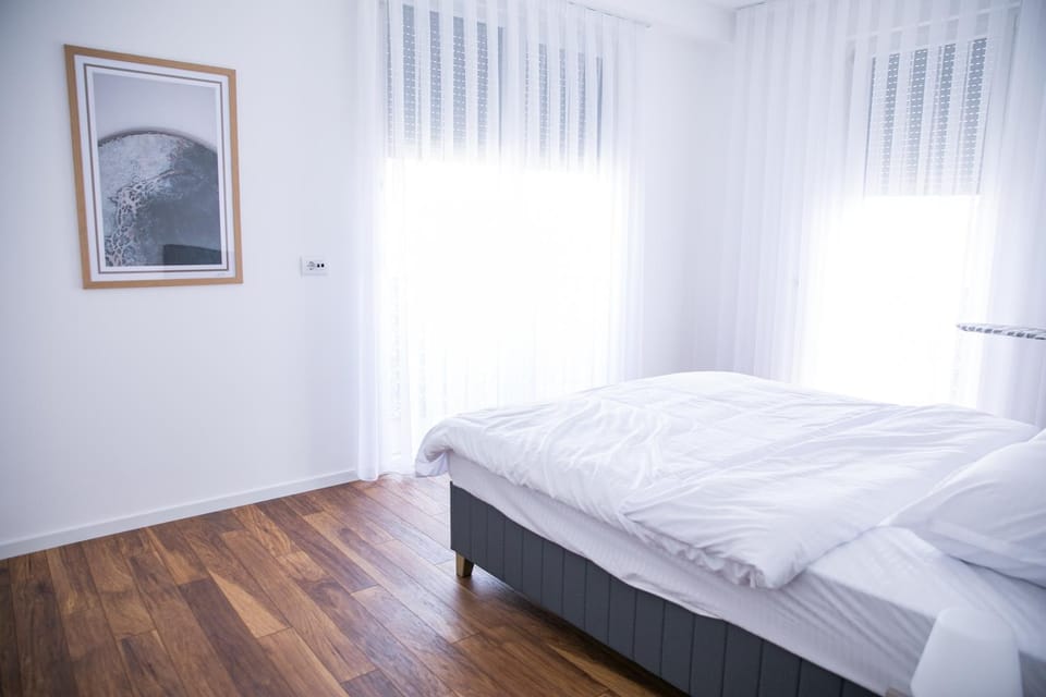 Bed, View (from property/room), Photo of the whole room, Bedroom