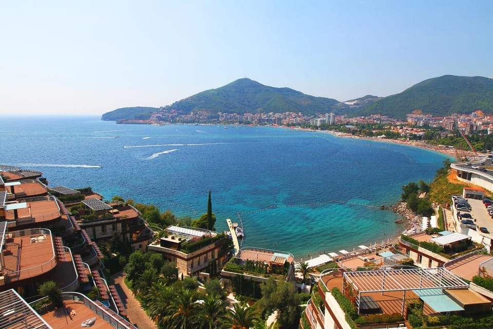 Nearby landmark, Day, Natural landscape, City view, Landmark view, Mountain view, Sea view