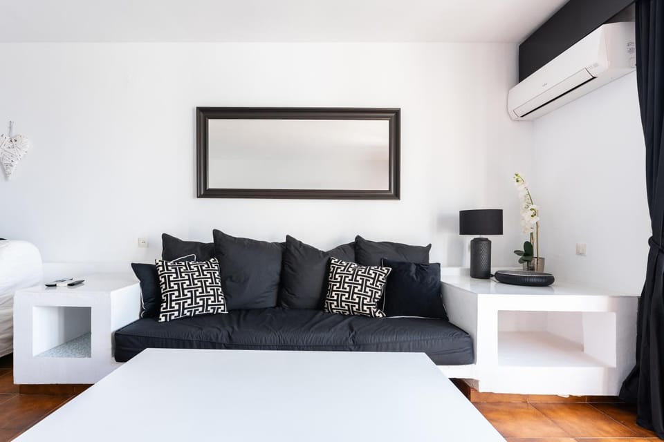 TV and multimedia, Living room, air conditioner