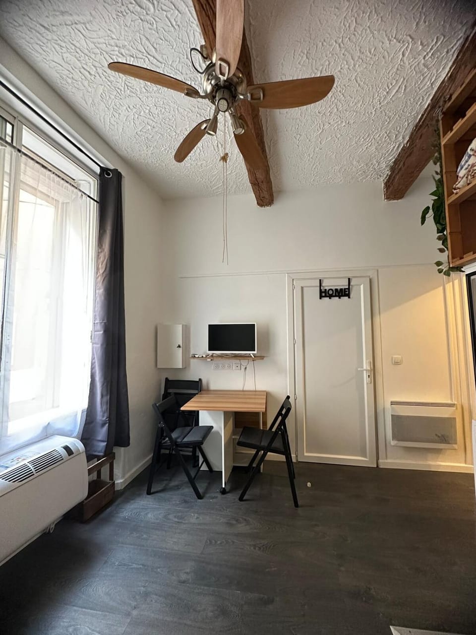 TV and multimedia, Dining area, air conditioner