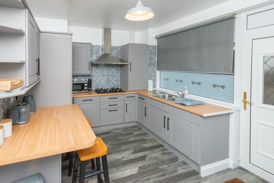 Kitchen or kitchenette, stove