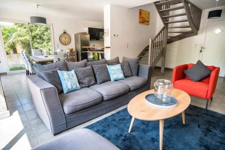 Villa au charme familial avec belle terrasse et piscine chauffée Villa in La Teste-de-Buch