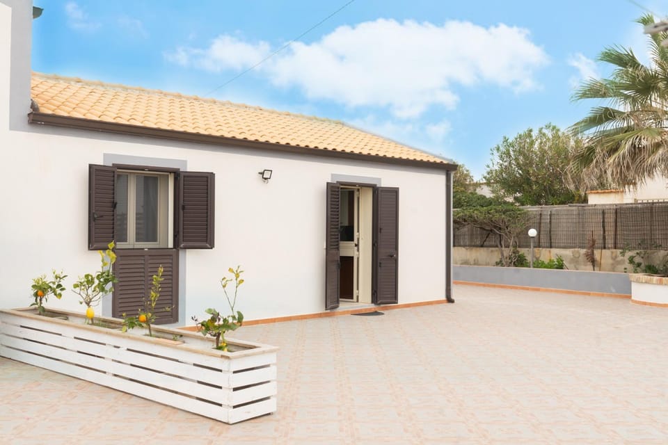 villa Gardenia fronte mare x4 apartaments House in Santa Maria del Focallo