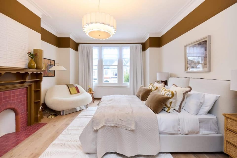 The Rosebery Retreat - Inviting 4BDR with Garden House in London