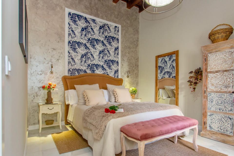 Photo of the whole room, Bedroom