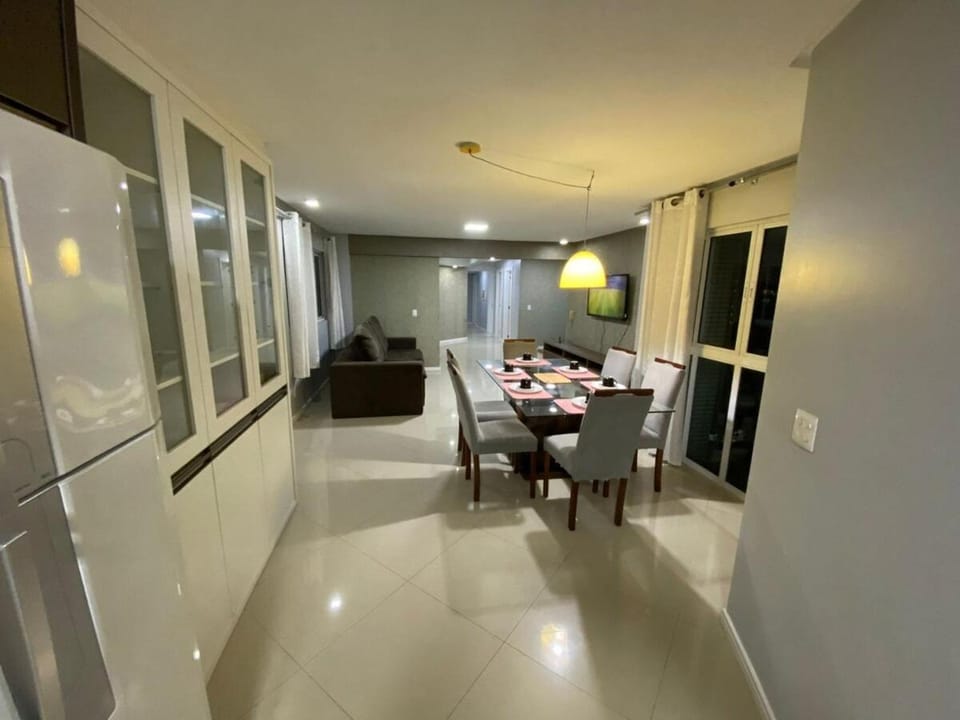 Apartamento 3 suites 400m da praia Apartment in Camboriú