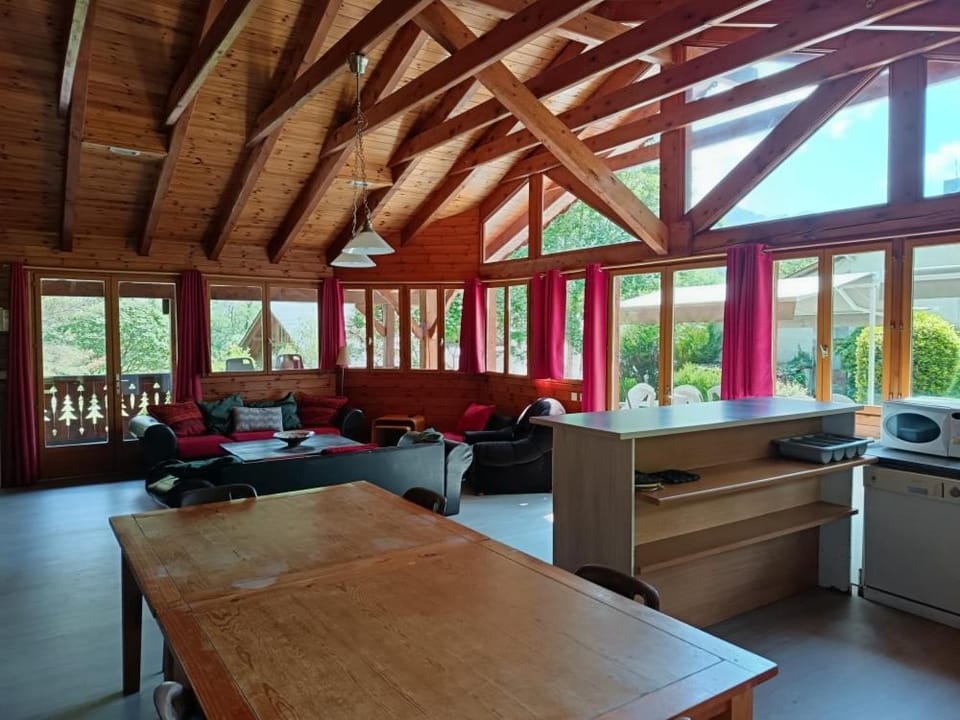 Chalet spacieux 15 places Chalet in Occitanie