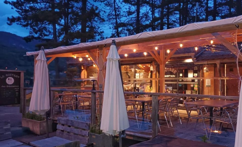 Patio, Restaurant/places to eat