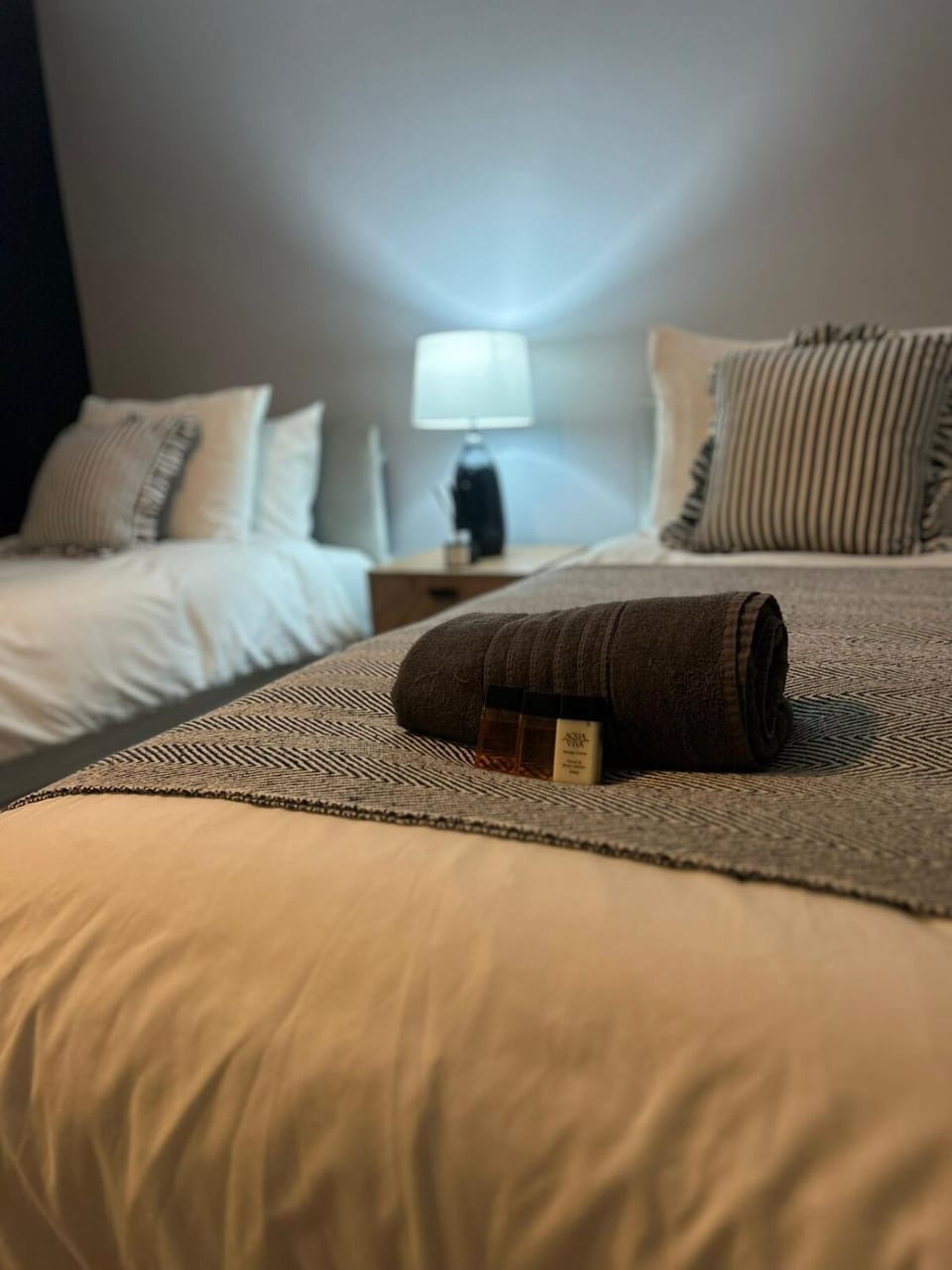 Cozy 2-Bed Home near Barnwell Country Park - Free Parking Apartment in Huntingdonshire District