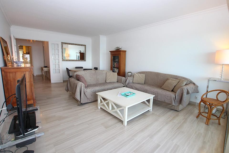Patio, TV and multimedia, Living room, Seating area