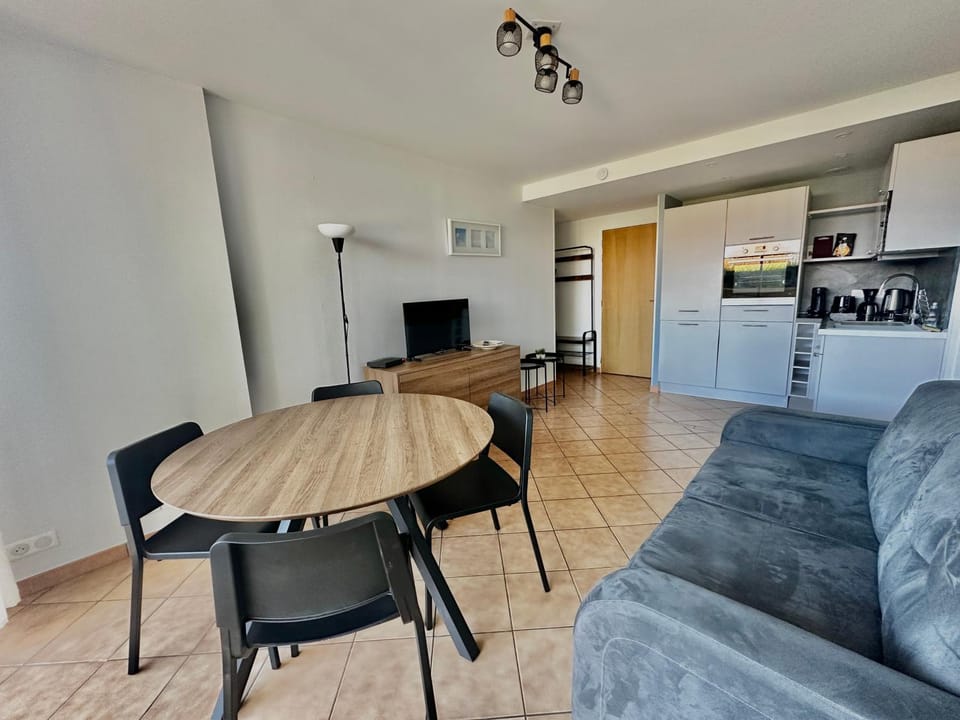 Living room, Dining area, kitchen