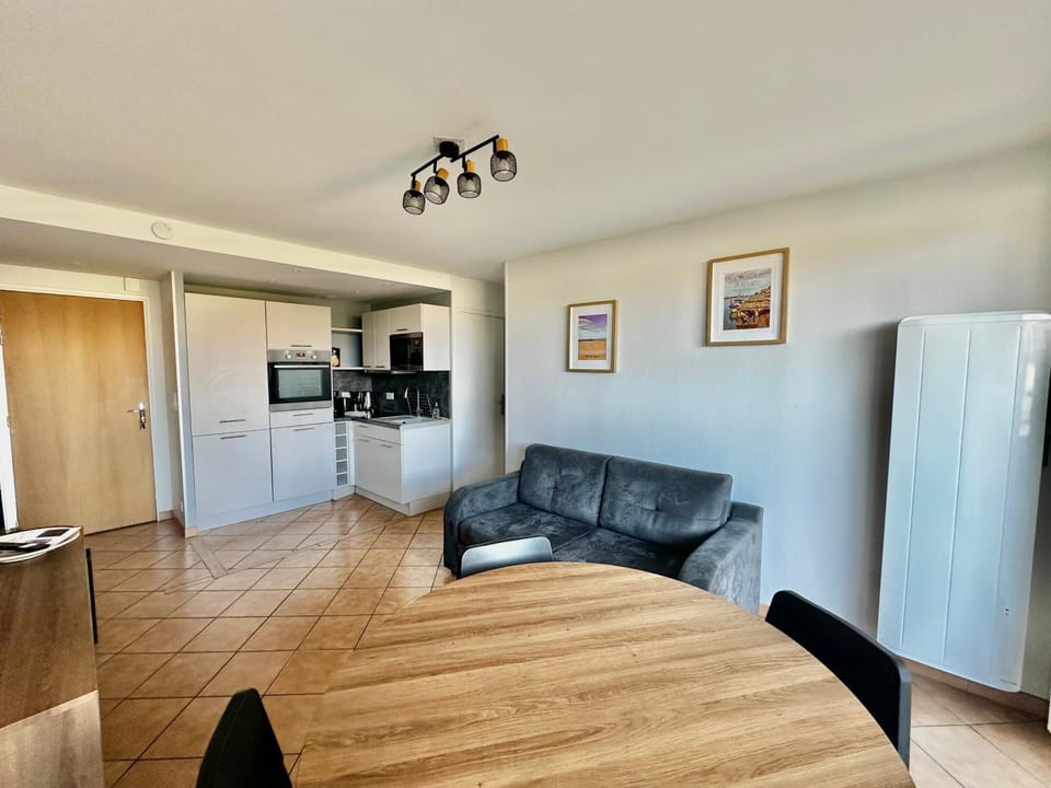 Living room, Dining area, kitchen