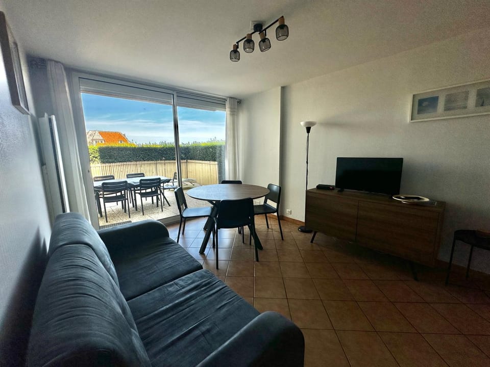 Patio, Living room, Dining area