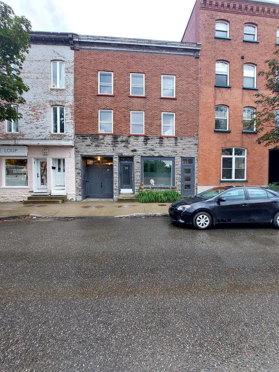 Property building, Street view, Location