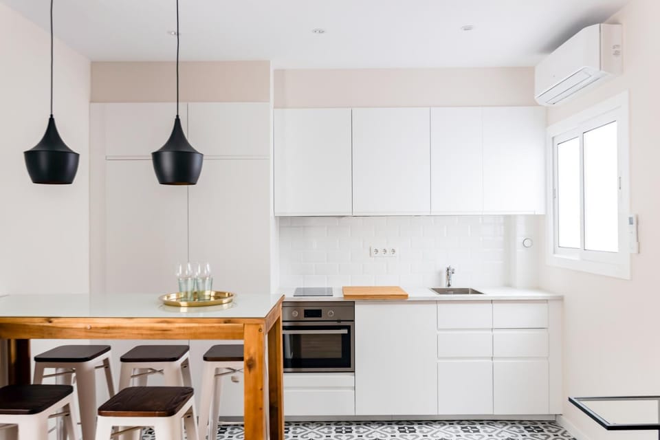 Kitchen or kitchenette, Dining area, dishwasher, oven, stove