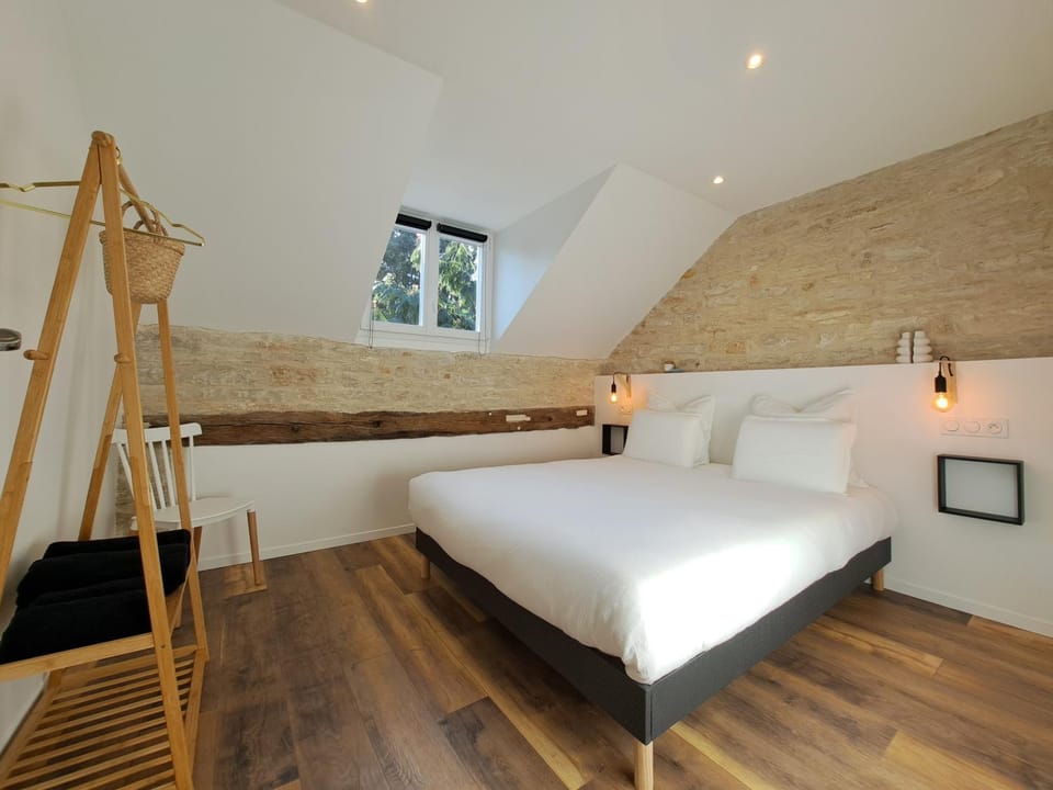 People, People, People, Photo of the whole room, Decorative detail, Decorative detail, Bedroom, Guests, Guests, Guests, storage, storage, storage, air conditioner, air conditioner