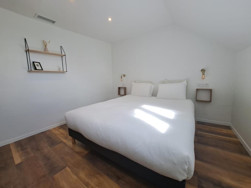 People, People, People, Photo of the whole room, Decorative detail, Decorative detail, Bedroom, Guests, Guests, Guests, Sunrise, Sunset, heating, heating, air conditioner, air conditioner
