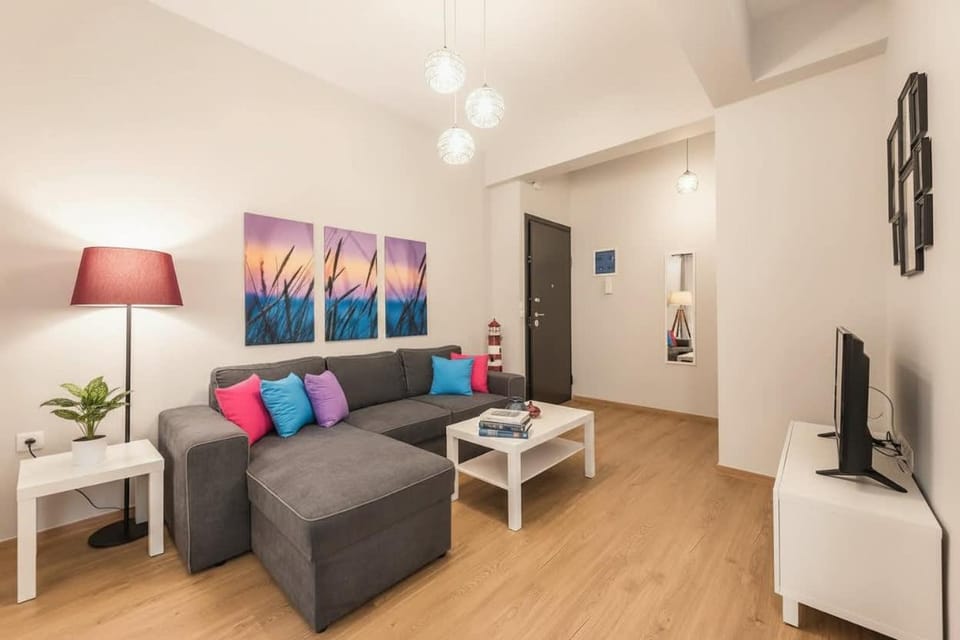 Bright & Modern 1BD Apartment in Neos Kosmos Apartment in Athens