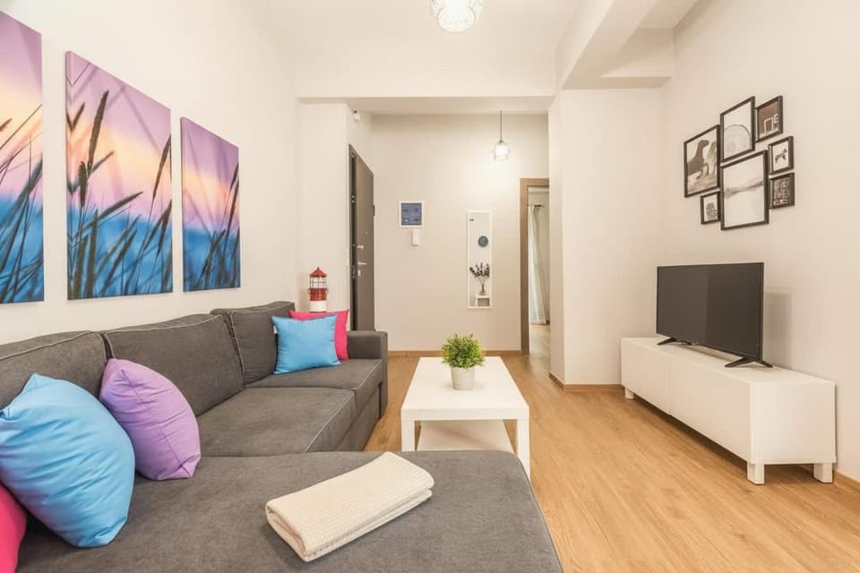Bright & Modern 1BD Apartment in Neos Kosmos Apartment in Athens