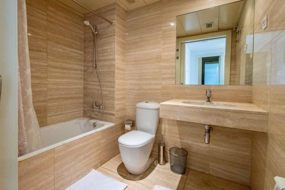 Shower, Toilet, Bathroom, Bath