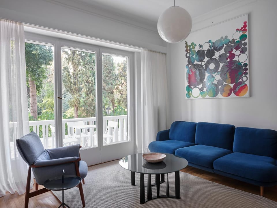 View (from property/room), Balcony/Terrace, Living room, Seating area