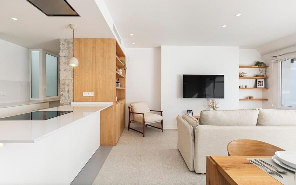 Communal lounge/ TV room, TV and multimedia, Kitchen or kitchenette, Living room, Seating area