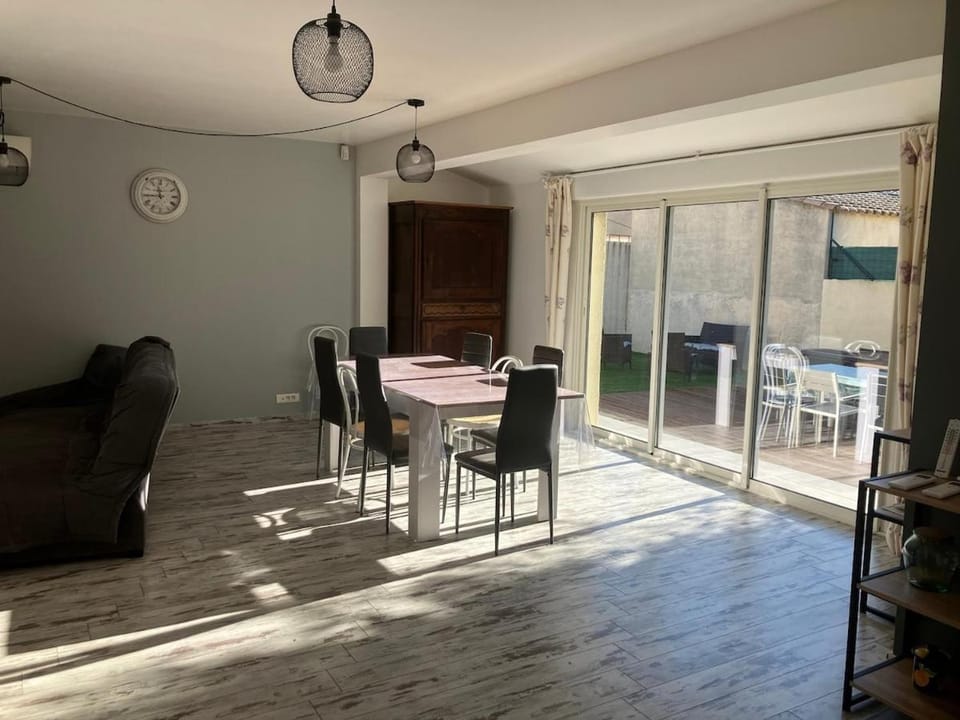 AGENCE JF IMMO - Vias -Villa plain-pied tout confort 3 CH avec jardin proche des plages V0798 Villa in Vias