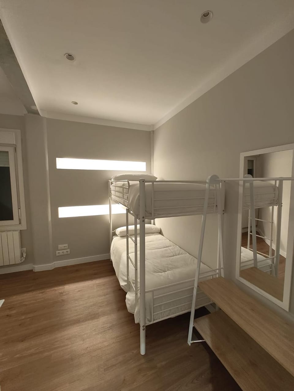 Bedroom, bunk bed