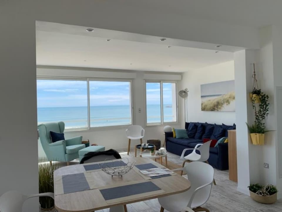 Beau T3 180 degree sea view Apartment in Palavas-les-Flots