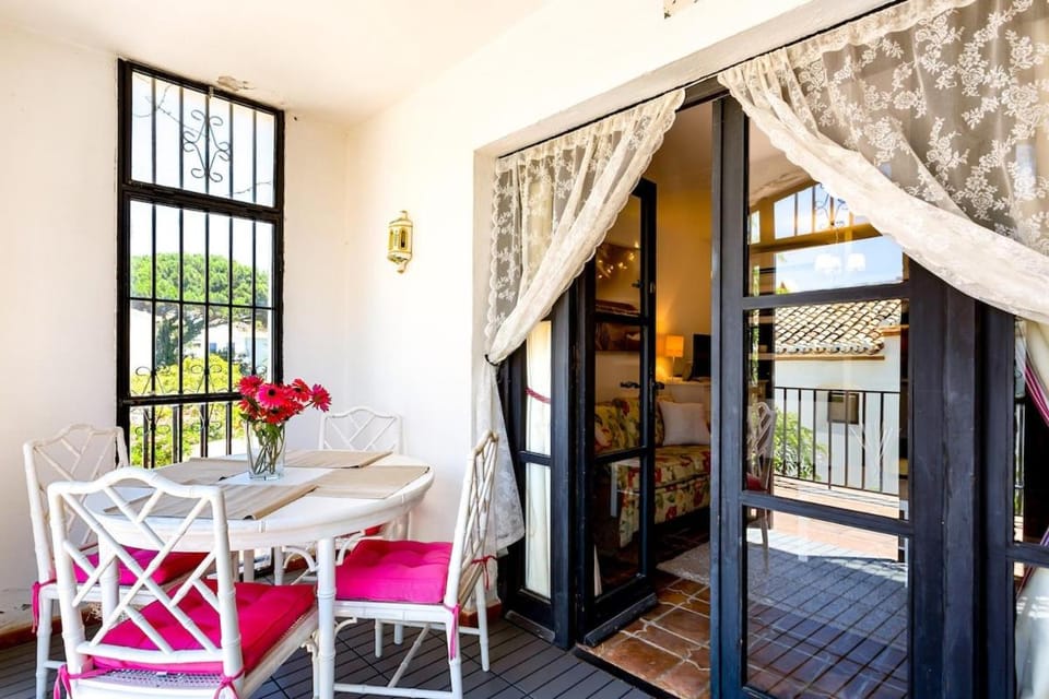 Estudio a pie de playa by Holidays2Rent Apartment in Sitio de Calahonda