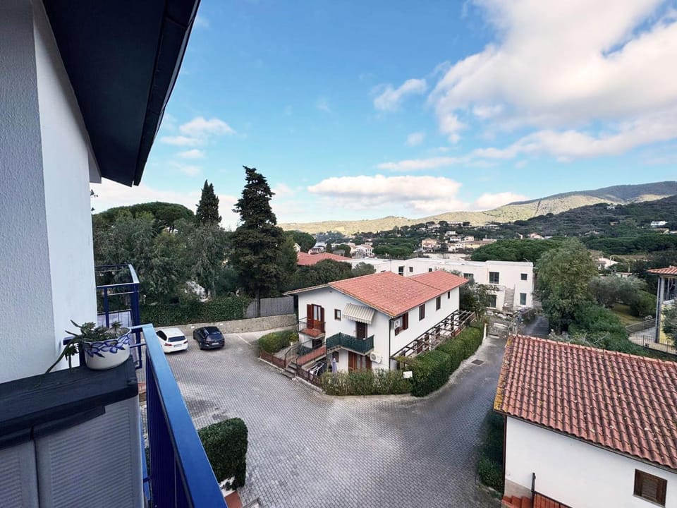 Neighbourhood, Natural landscape, Mountain view
