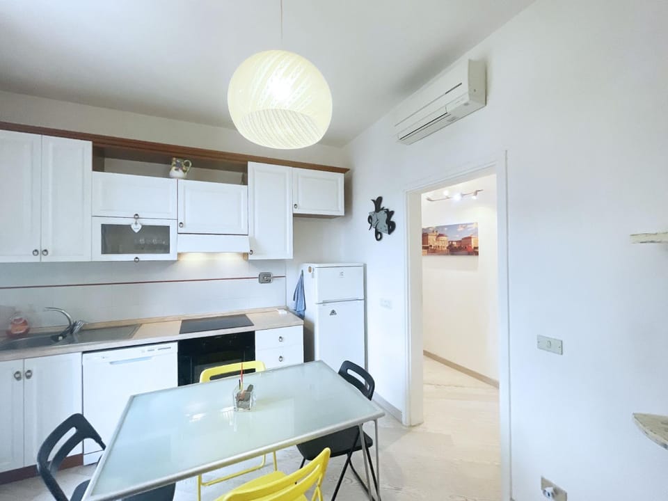 TV and multimedia, Kitchen or kitchenette, Living room, Seating area, dishwasher, air conditioner