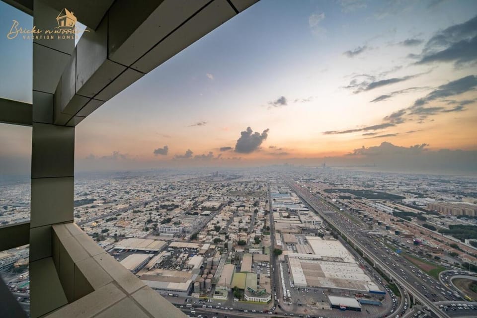 Glorious Sea View 3Bhk 6pax Apartment in Dubai