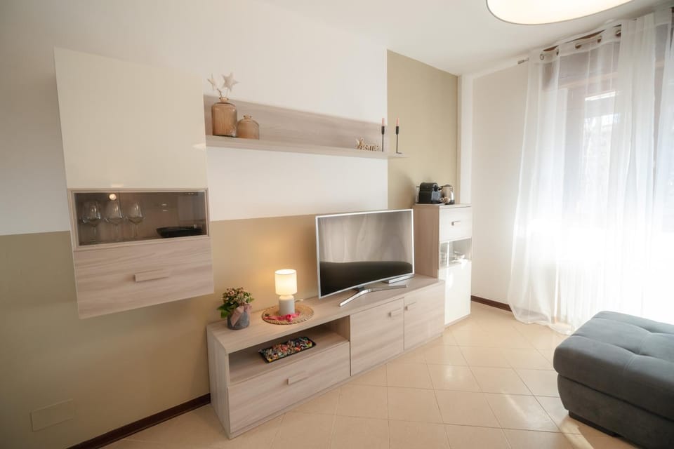 TV and multimedia, Seating area, Evening entertainment