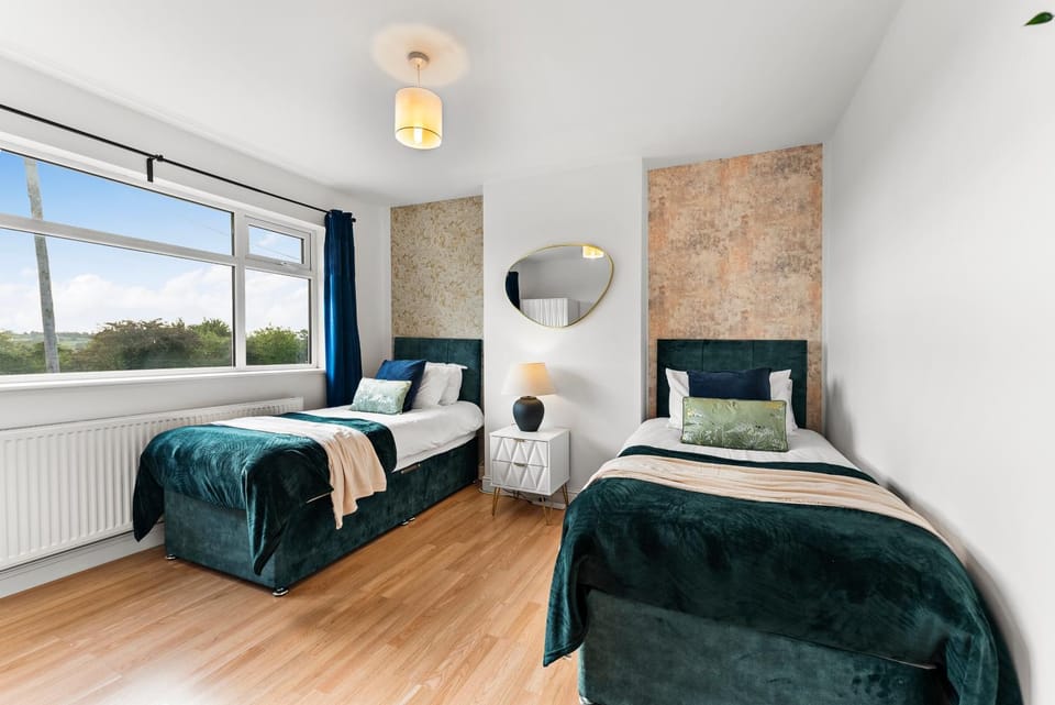 Stylish 5 Bed in Peak District Gem - Games Rooms House in Amber Valley