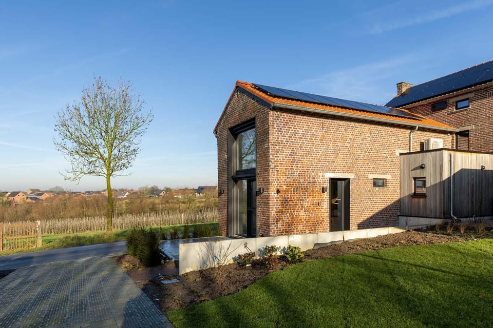 Property building, Day