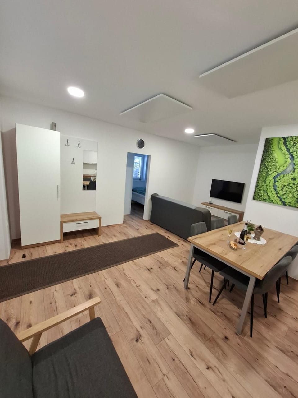 Communal lounge/ TV room, TV and multimedia, Living room, Seating area, Dining area, Evening entertainment