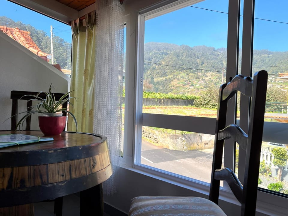 Sea & Mountain View Lombo de Cima House BBQ & Wifi Apartment in Madeira District