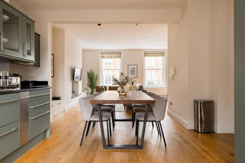 The Chelsea Nest - Stylish 2BDR with Balcony Apartment in City of Westminster