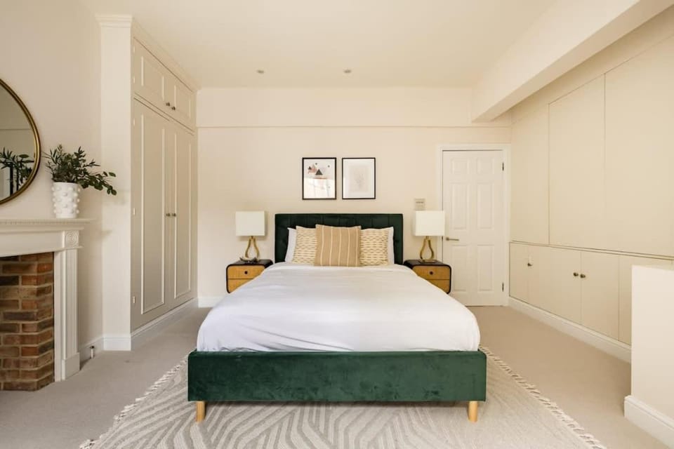 The Chelsea Nest - Stylish 2BDR with Balcony Apartment in City of Westminster