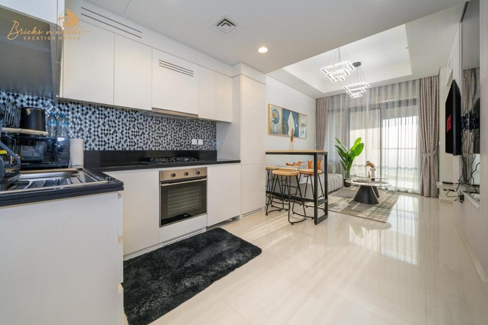 Sea & Sunset View 2Bhk 5pax Apartment in Dubai