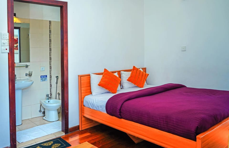 Bed, Bathroom, Photo of the whole room, Bedroom