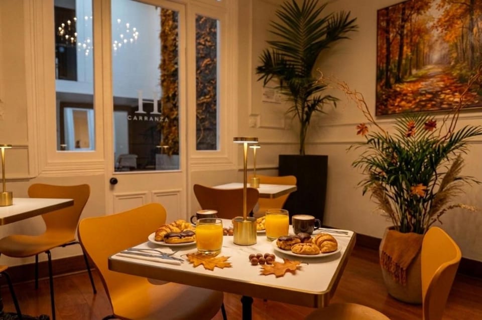 Property building, Breakfast