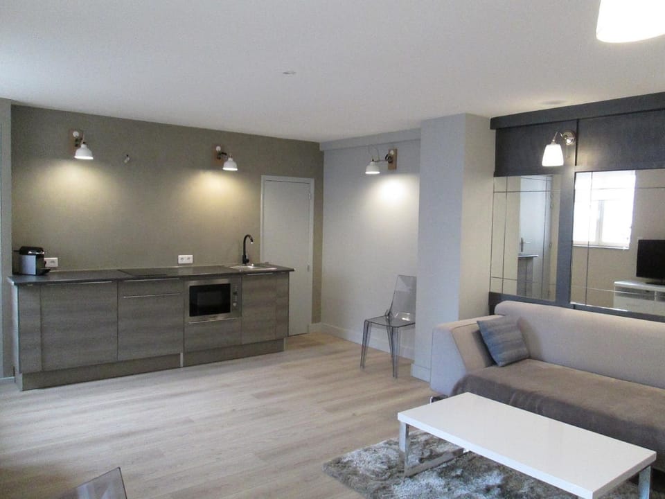 Kitchen or kitchenette, Living room