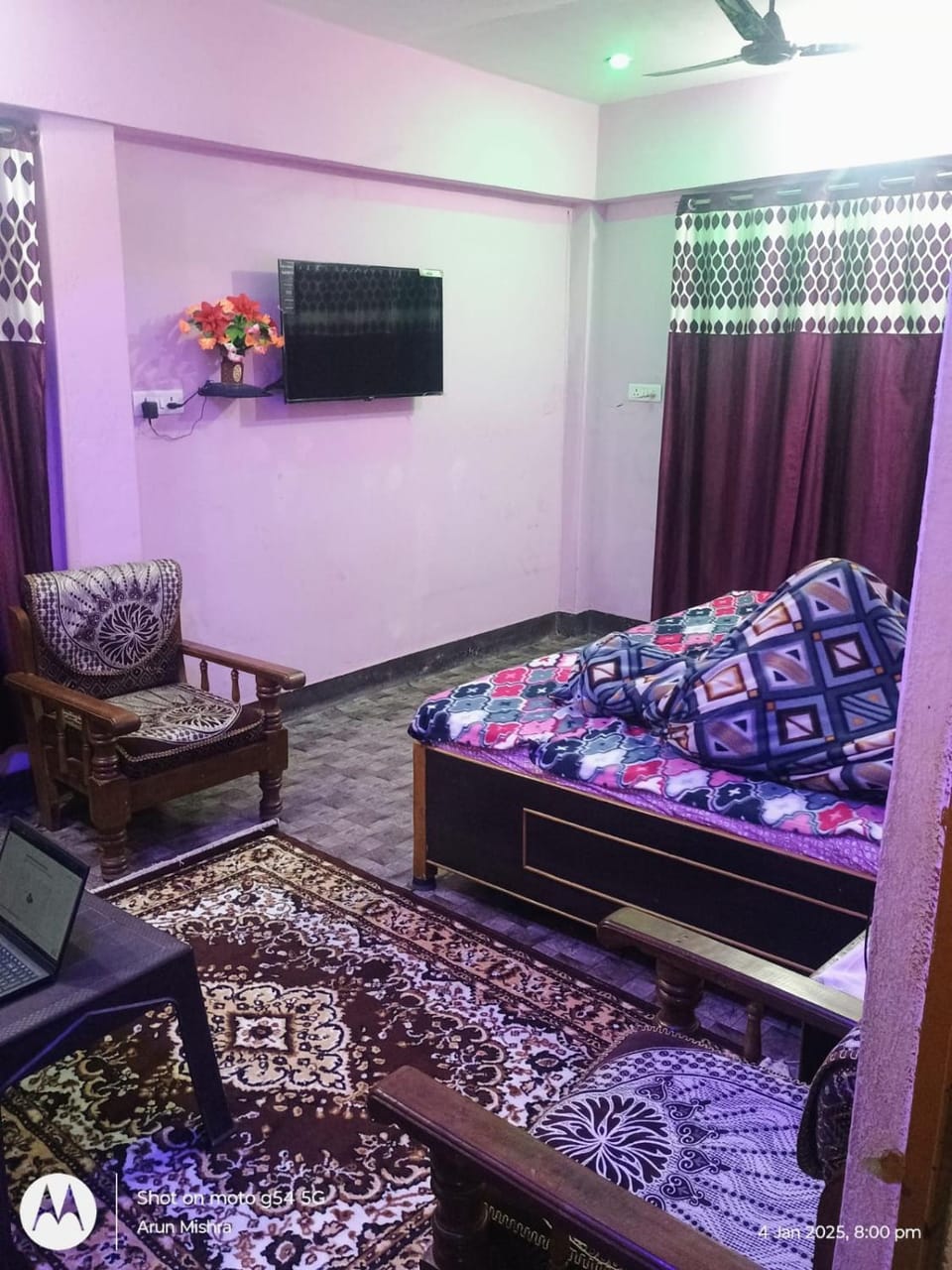 TV and multimedia, Photo of the whole room, Bedroom